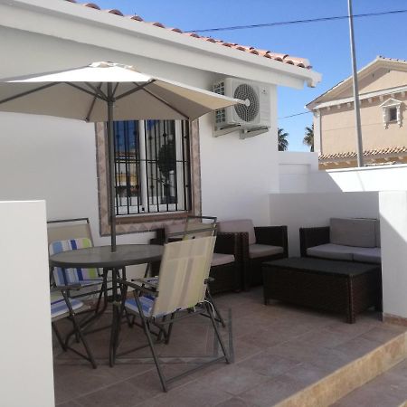 2 Bedroom Newly Renovated Bungalow Close To Bars & Restaurants Los Alcázares Exterior foto
