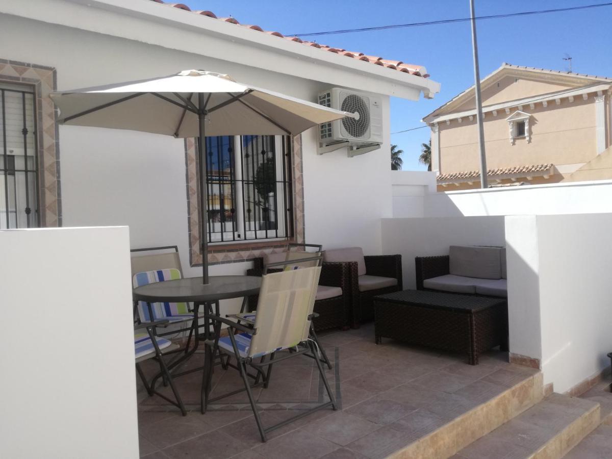2 Bedroom Newly Renovated Bungalow Close To Bars & Restaurants Los Alcázares Exterior foto